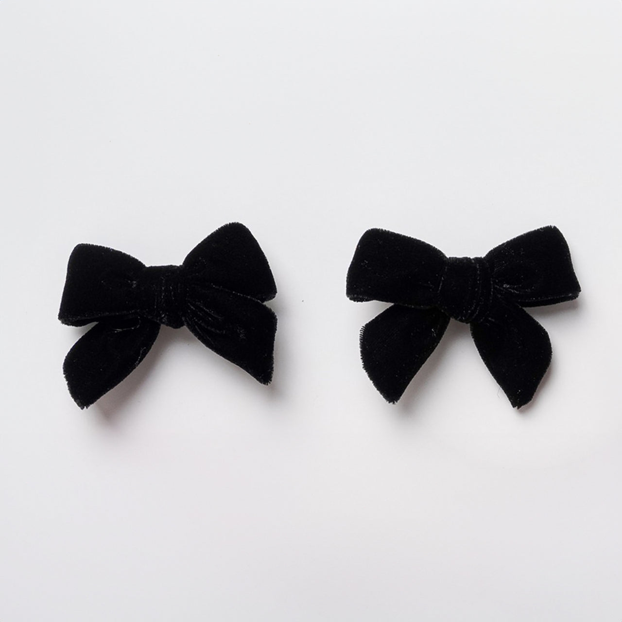 Nana 2 Pk Velvet Mini Bow Clips